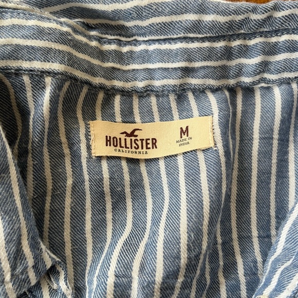 Women’s Hollister Button Down Casual Shirt - Medium - Picture 2 of 3